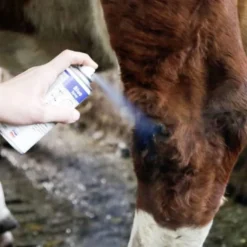 Kerbl Spray Bleu Pour Le Soin De La Peauet Des Sabots, Spray Bleu 200 Ml -Doux Museau Soldes Magasin fre pl Kerbl Spray bleu pour le soin de la peau et des sabots Spray bleu 200 ml 27928 3